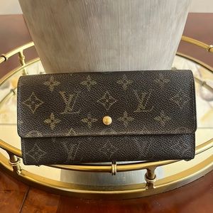 Sarah Monogram Long Wallet